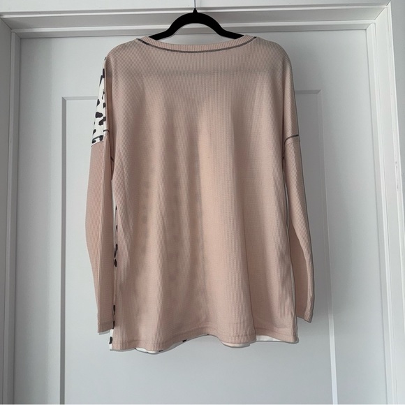 NWOT-Stylish Mixed Print Leopard and Beige Long Sleeve Top Size Large - Picture 5 of 9